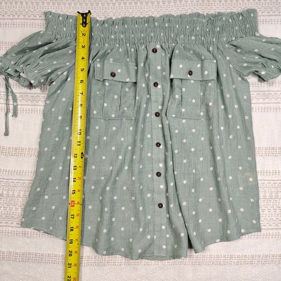 Sweet Wanderer Green Polka Dot Off Shoulder Button Front Top Size L NEW - Picture 4 of 6